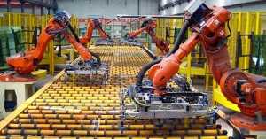 La robotique diminue et supprime la masse salariale.